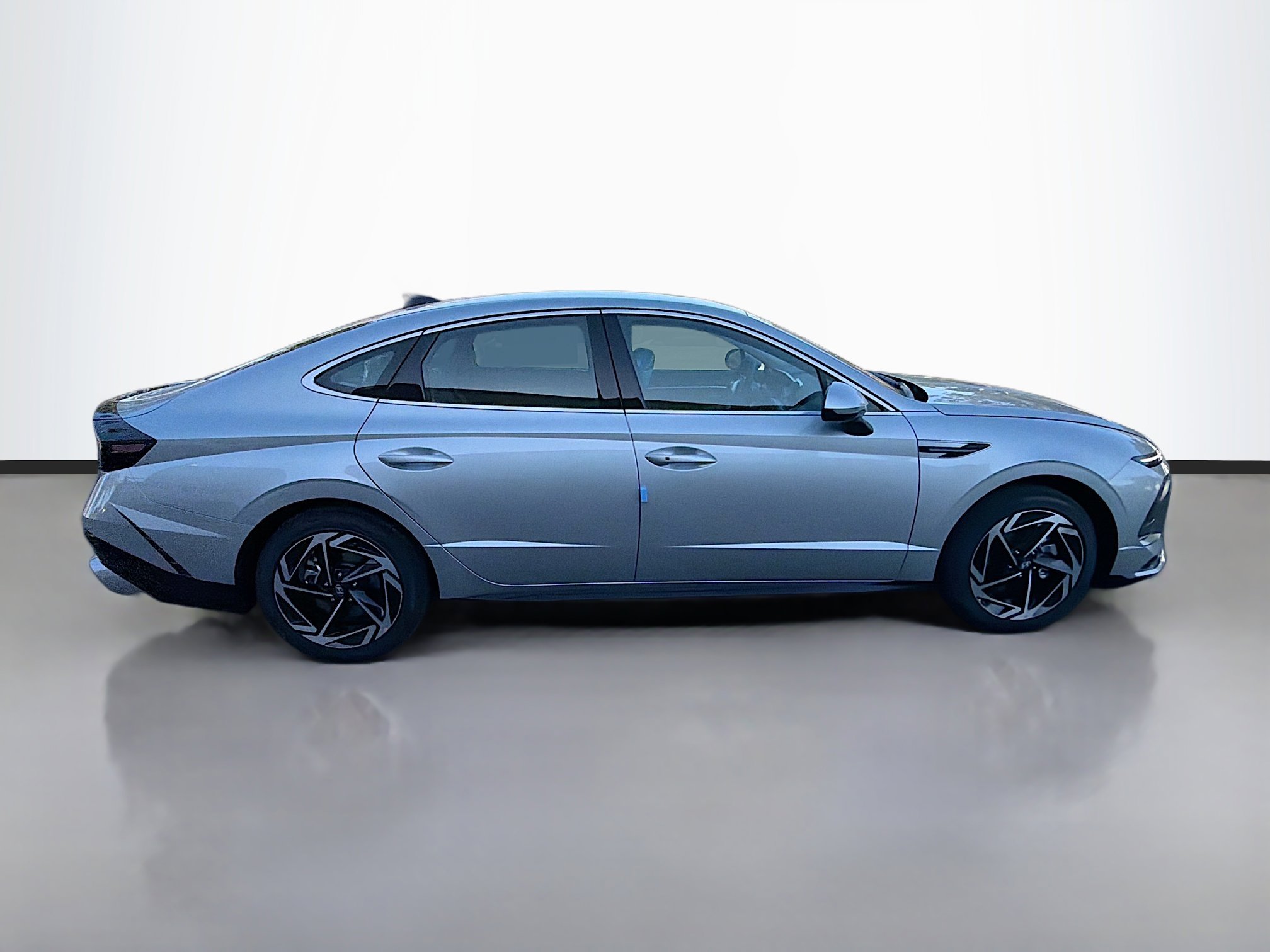New 2026 Hyundai Sonata SEL FWD image 2