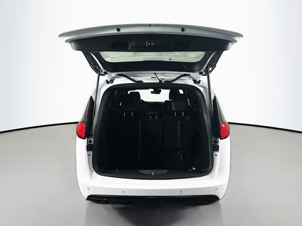 New 2026 Chrysler Voyager LX FWD image 16