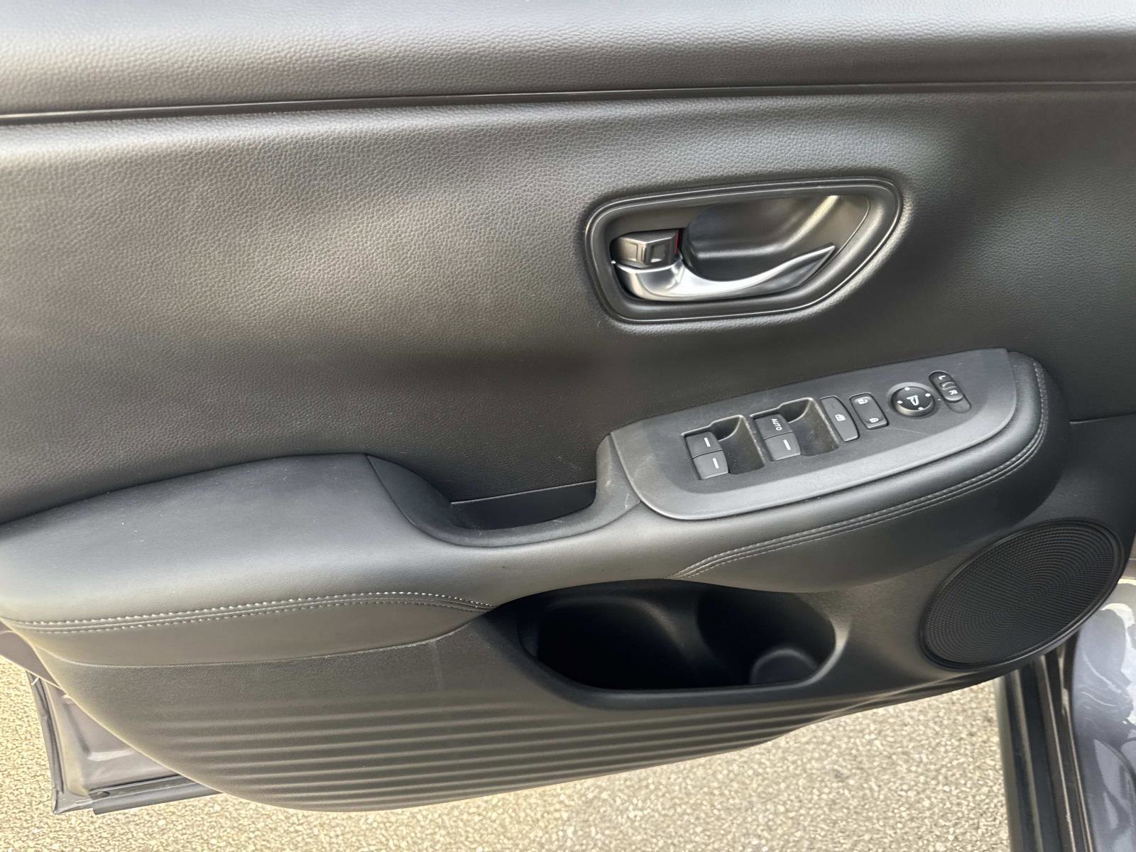 Used 2023 Honda HR-V LX image 17