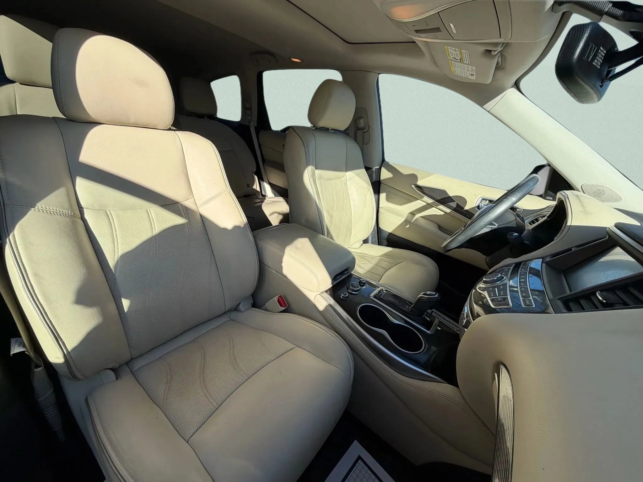 Used 2019 INFINITI QX60 Luxe w/ Essential Package image 16