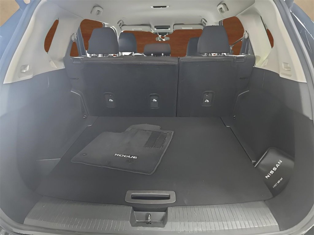 Used 2024 Nissan Rogue SV image 16