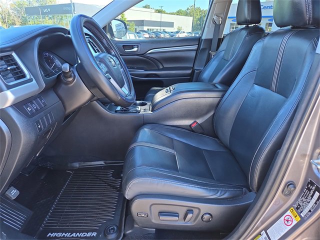 Used 2018 Toyota Highlander SE image 10