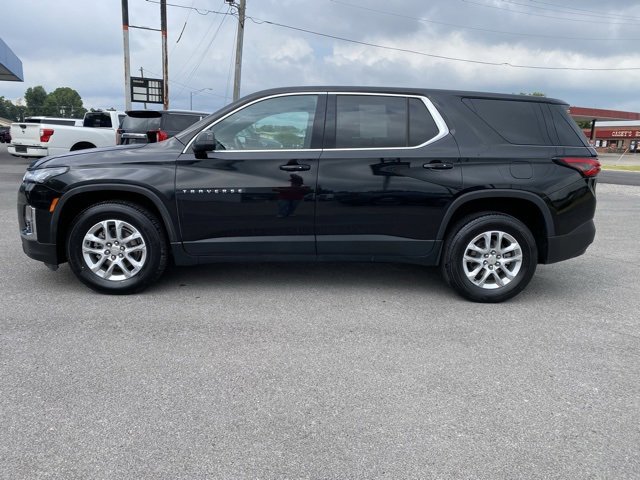 Used 2022 Chevrolet Traverse LS image 2