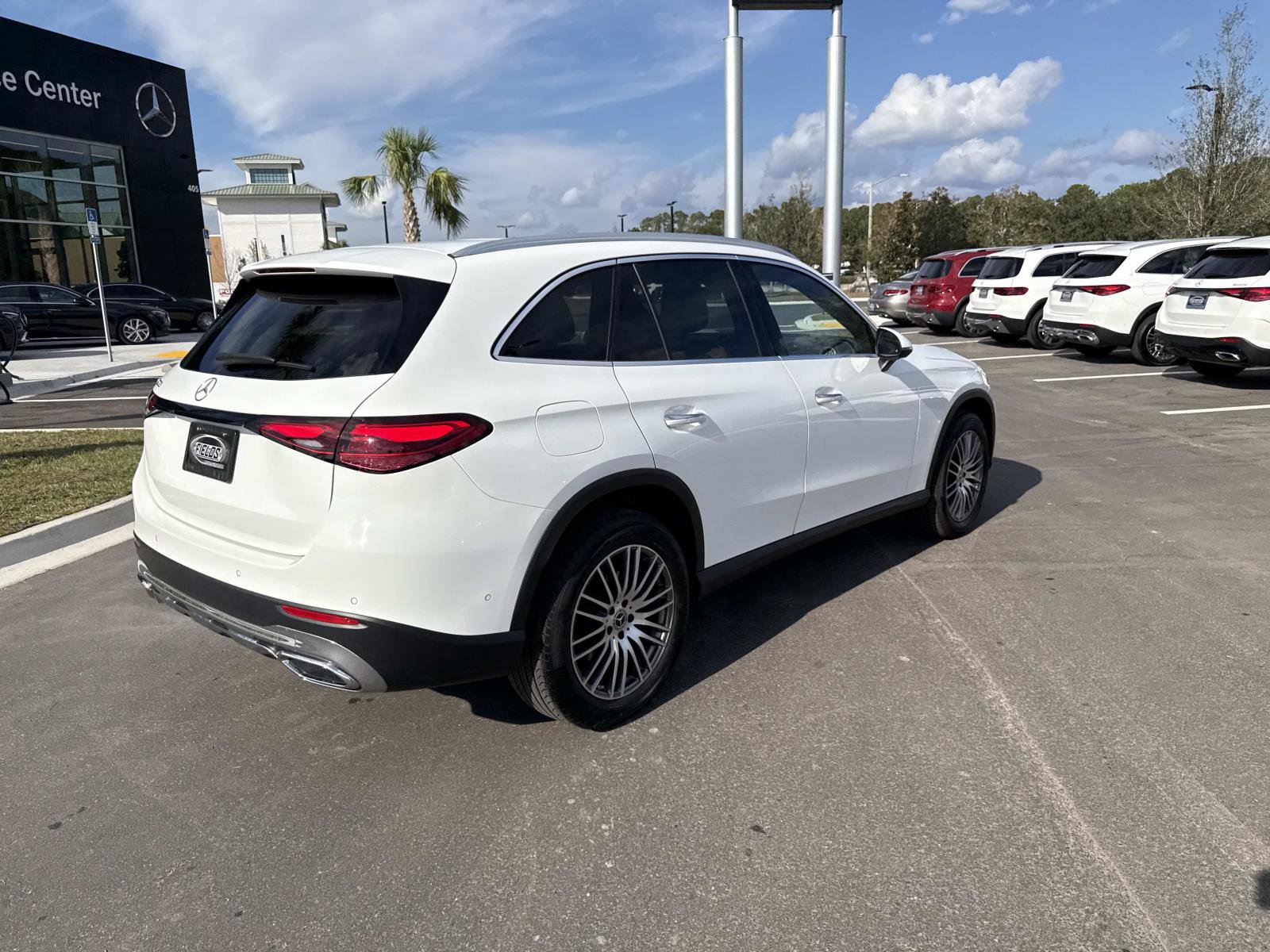 Used 2025 Mercedes-Benz GLC 300 image 3