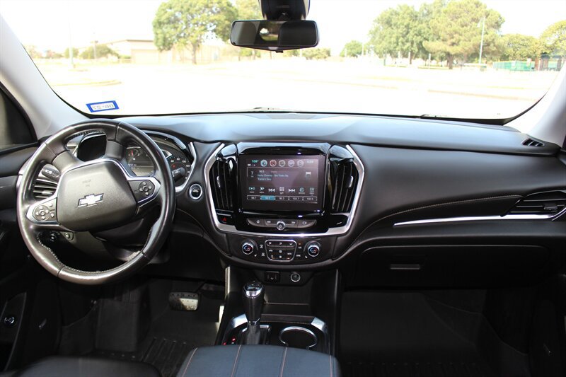 Used 2018 Chevrolet Traverse LT FWD image 20