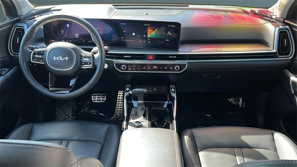 Certified 2025 Kia Sorento SX image 7
