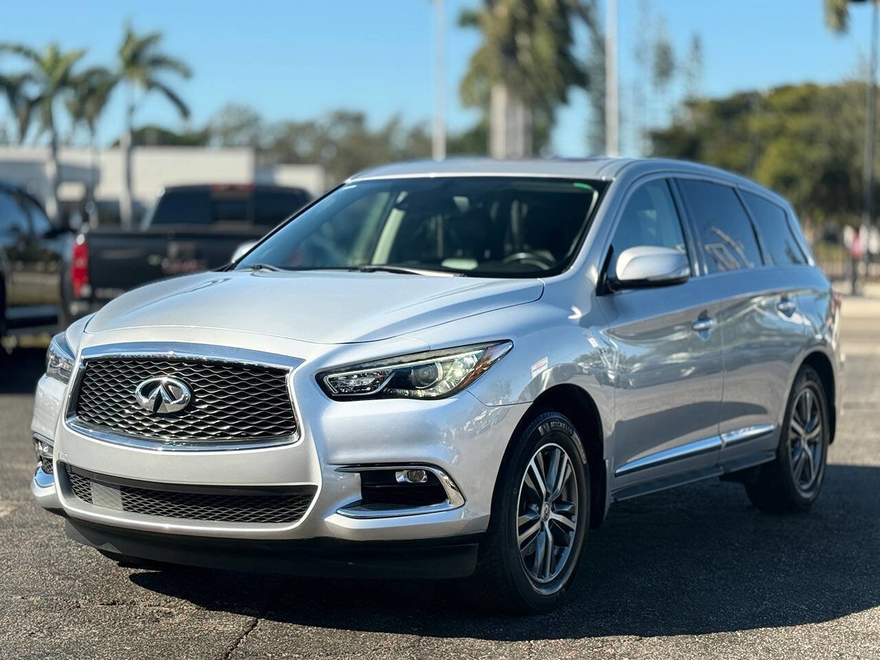 Used 2019 INFINITI QX60 Pure image 1