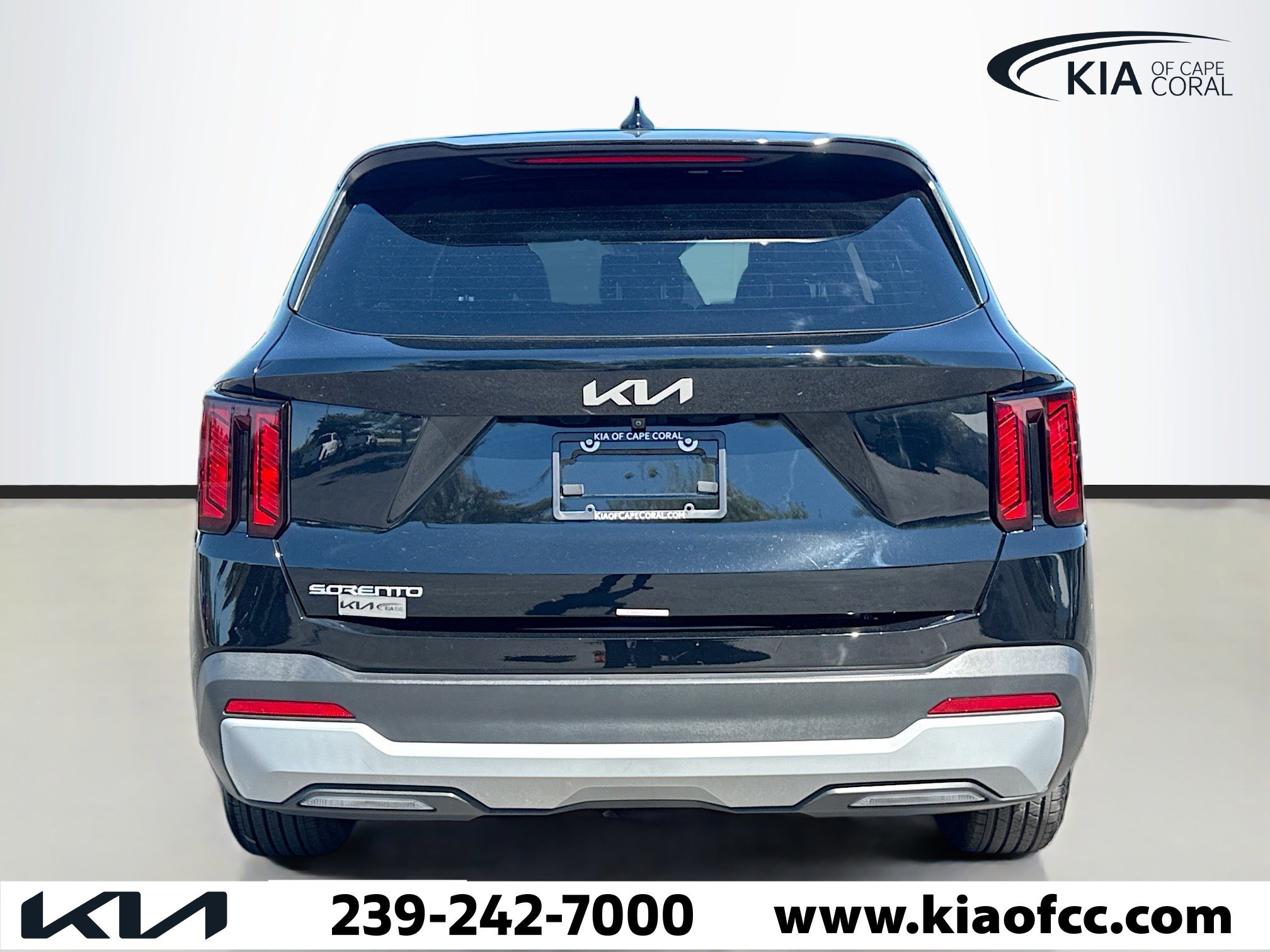 Certified 2025 Kia Sorento LX image 4