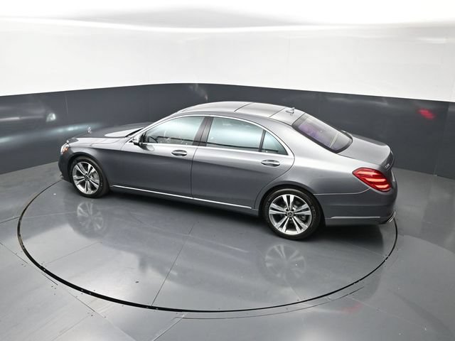 Used 2020 Mercedes-Benz S 560 4MATIC Sedan w/ Premium Package image 16