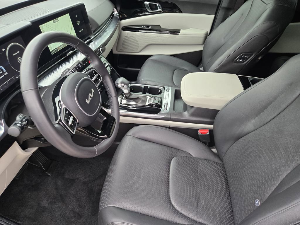 Used 2024 Kia Carnival SX Prestige image 18