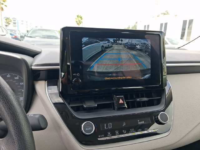 Used 2025 Toyota Corolla LE FWD image 21