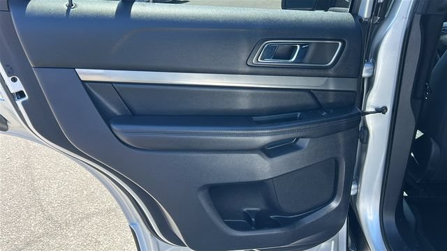 Certified 2018 Ford Explorer XLT FWD image 15
