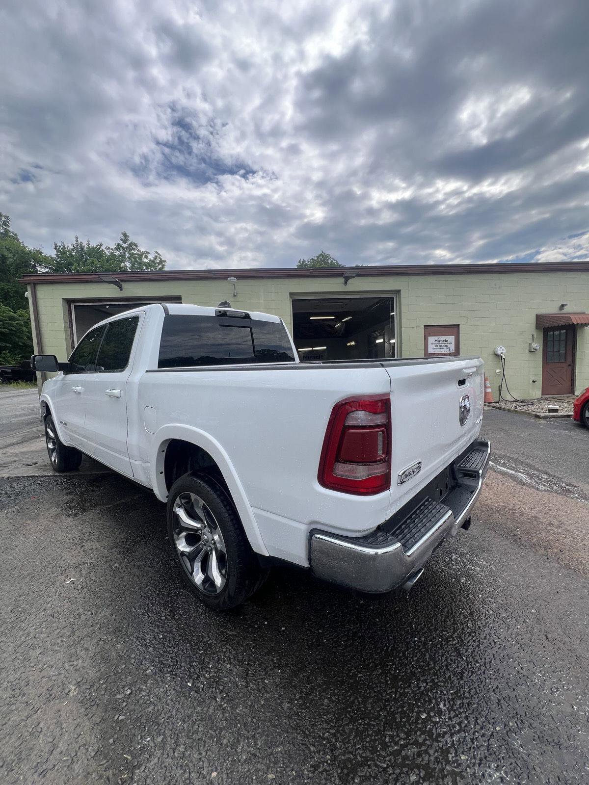 Used 2024 RAM 1500 Limited AWD/4WD image 5