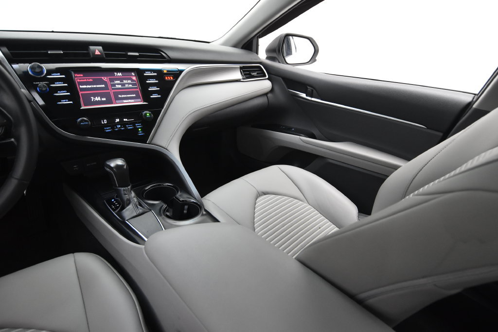Used 2018 Toyota Camry SE FWD image 28