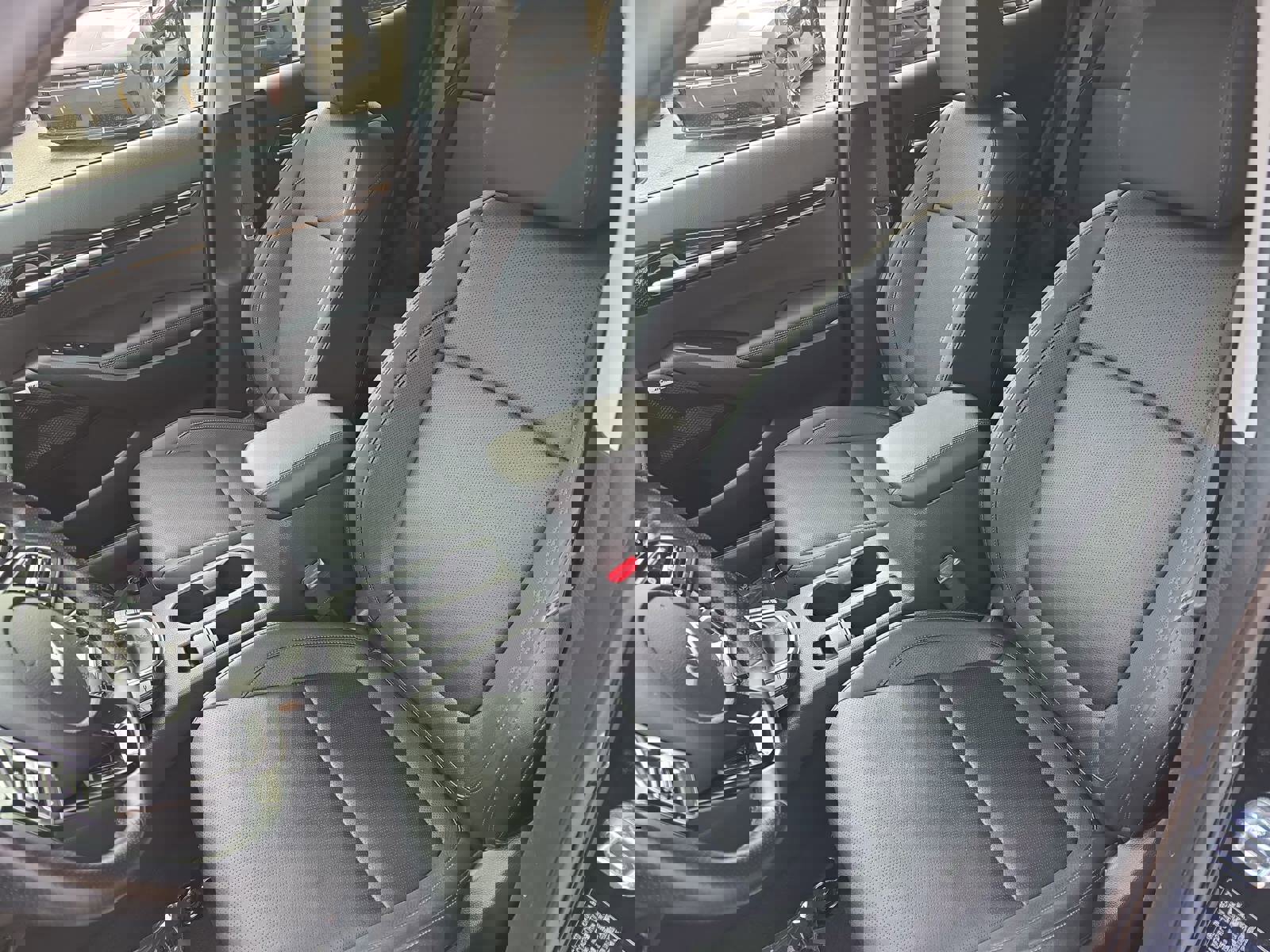 Used 2024 Kia Seltos SX w/ SX Sunroof Package image 16