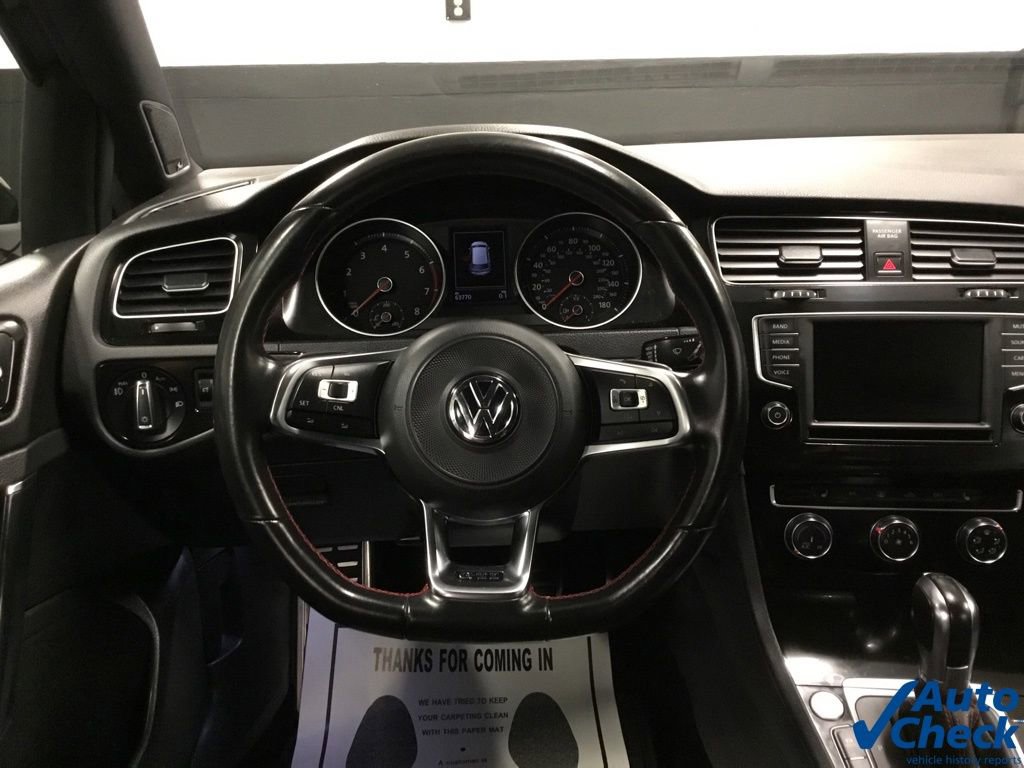 Used 2017 Volkswagen GTI SE image 38
