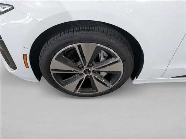 New 2025 Audi A6 e-tron Premium Plus image 10