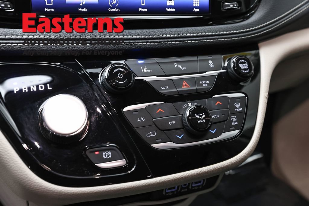 Used 2023 Chrysler Pacifica Touring-L FWD image 20