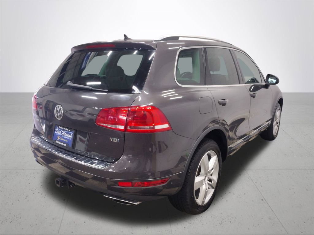 Used 2012 Volkswagen Touareg TDI image 12