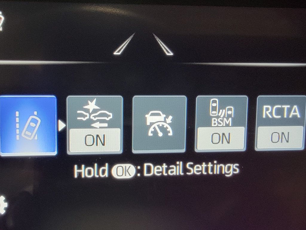 Used 2022 Toyota Highlander XLE AWD/4WD image 25