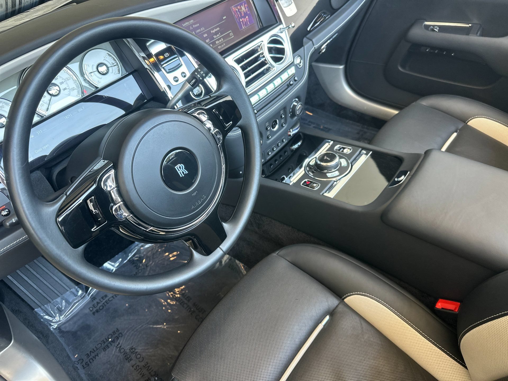 Certified 2019 Rolls-Royce Dawn RWD image 12