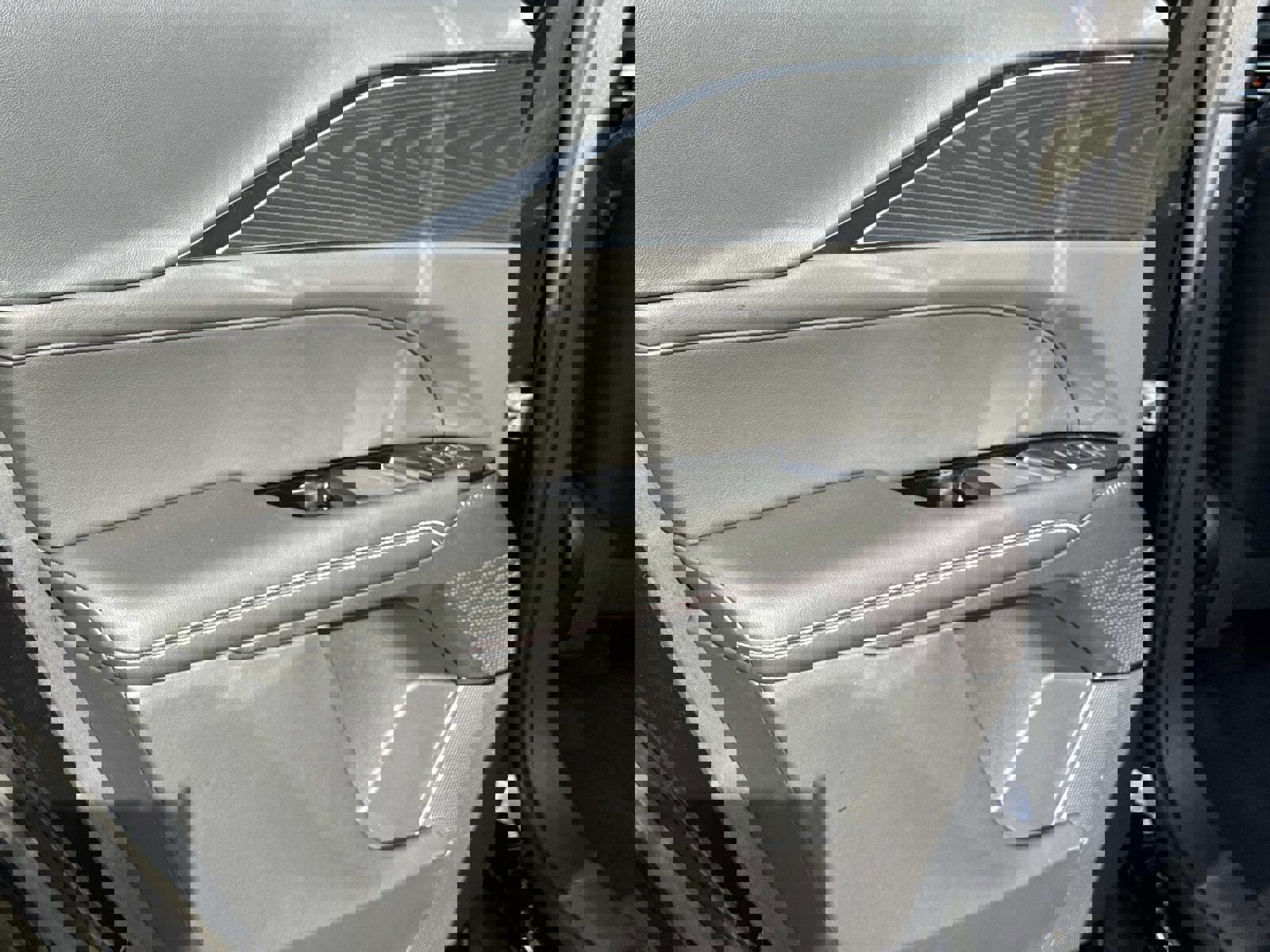 New 2026 Cadillac Lyriq Luxury image 12