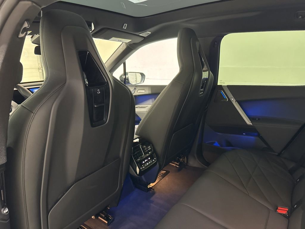 Used 2025 BMW iX M60 image 35