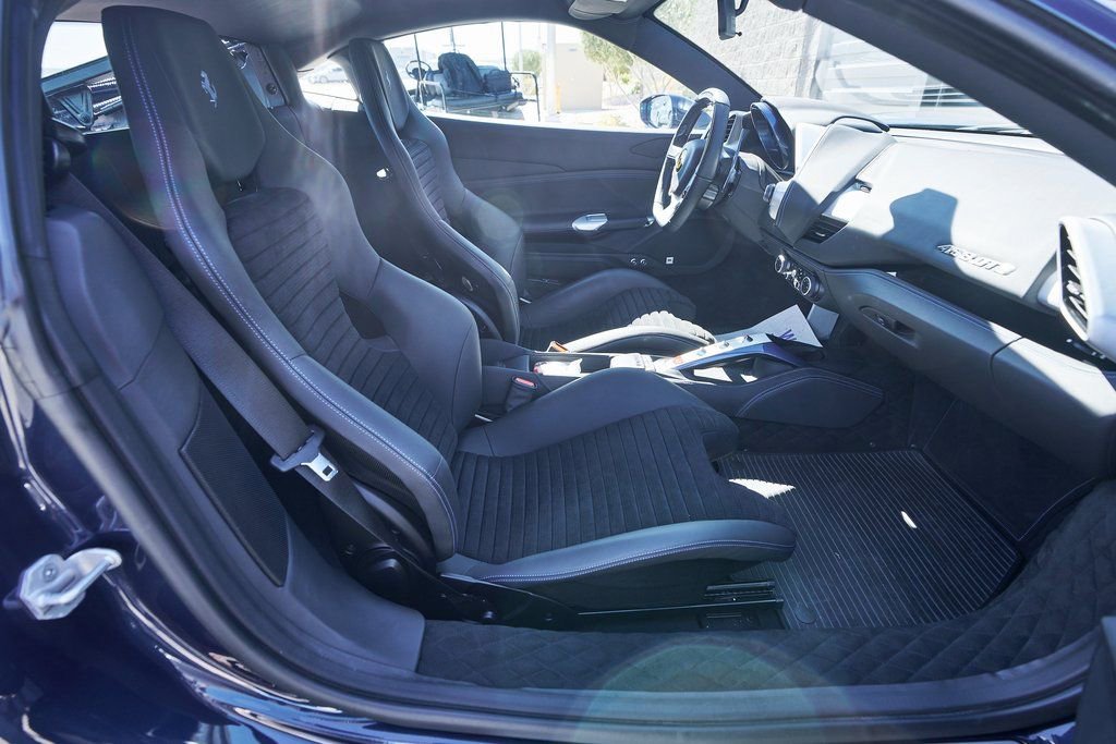 Used 2018 Ferrari 488 GTB image 30