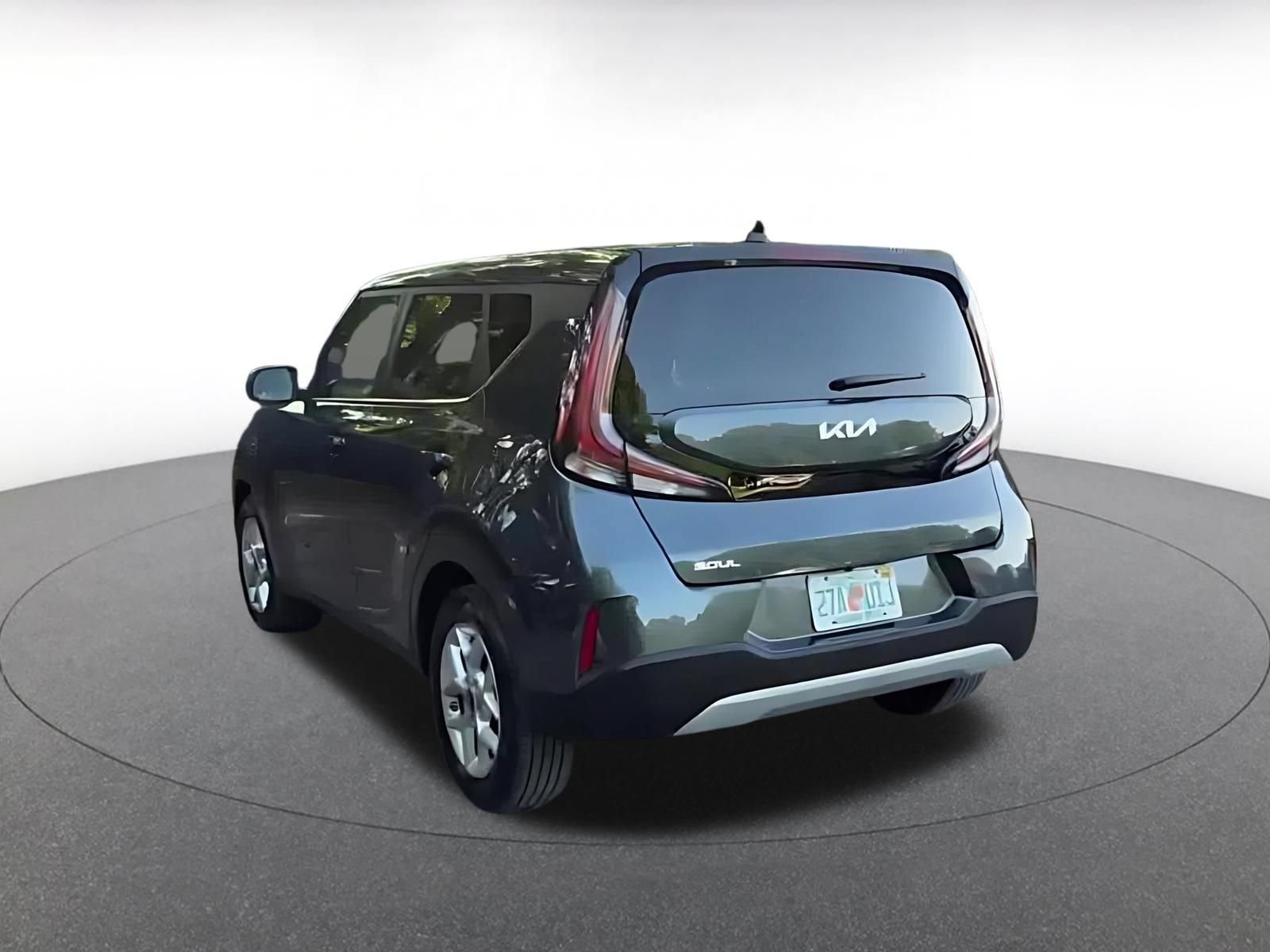 Used 2025 Kia Soul LX w/ LX Technology Package FWD image 10