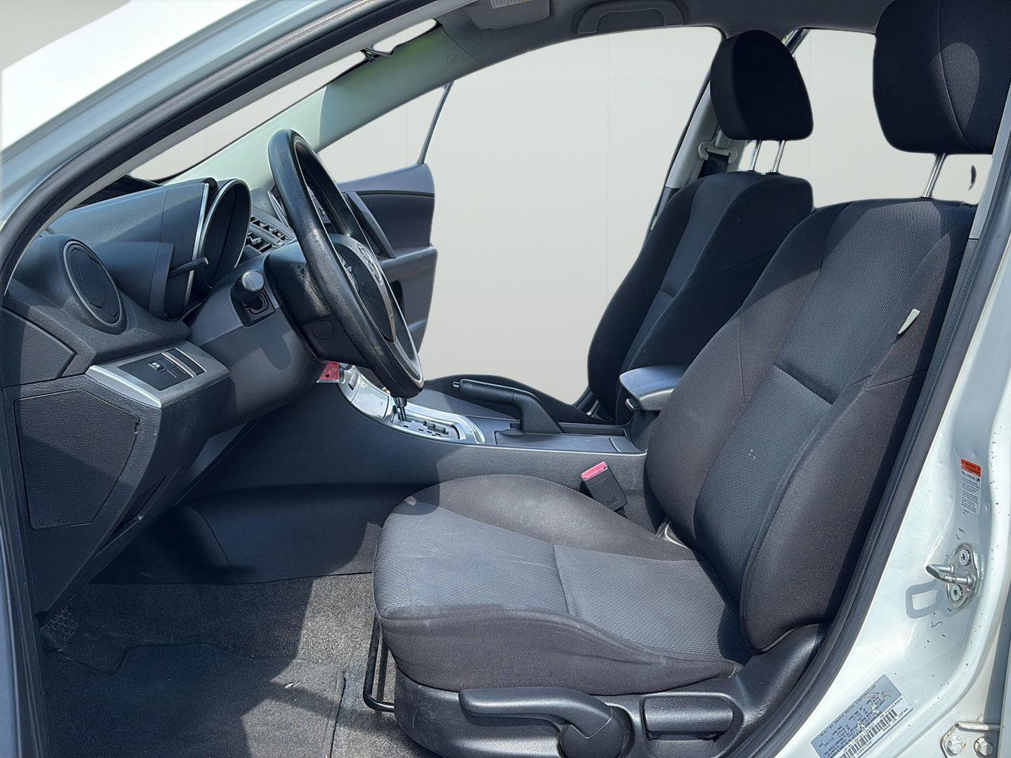 Used 2011 MAZDA MAZDA3 i Touring FWD image 19