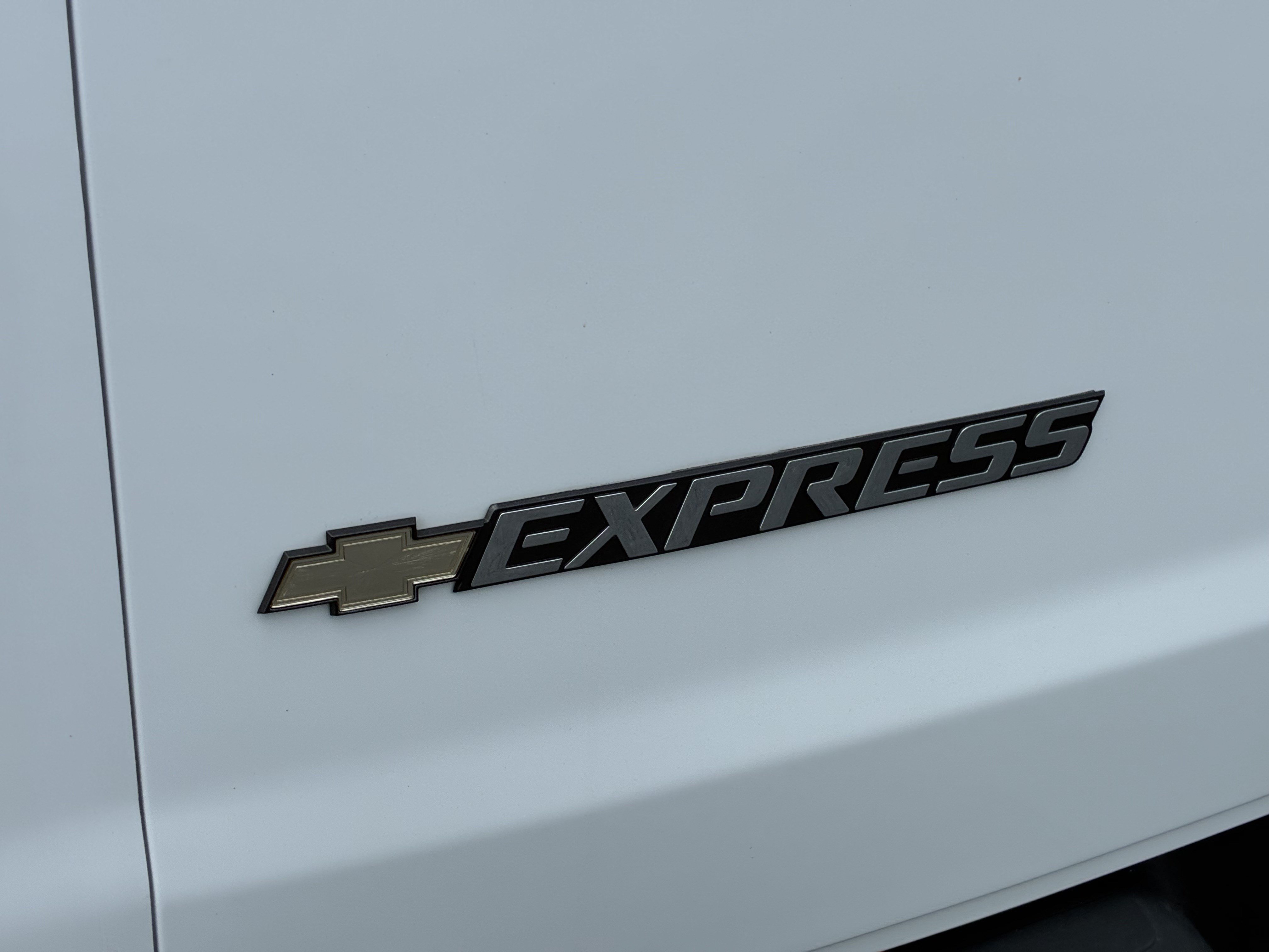 Used 2025 Chevrolet Express 3500 LT w/ LT Preferred Equipment Group RWD image 11