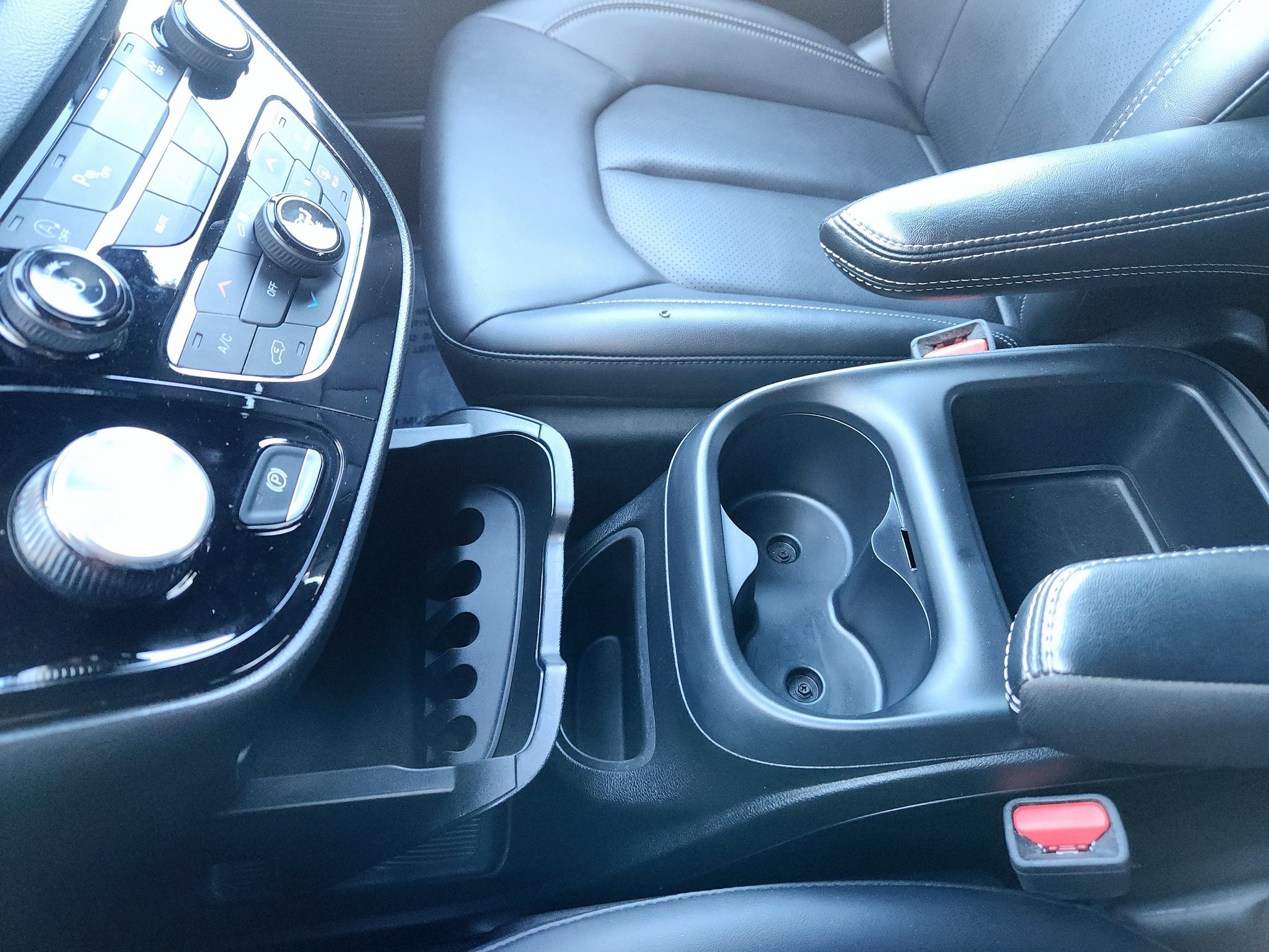 Used 2025 Chrysler Pacifica Select FWD image 29