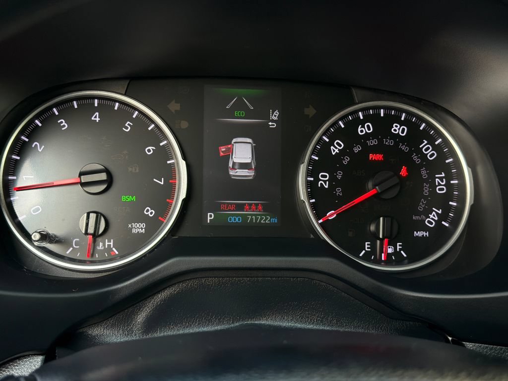 Used 2021 Toyota RAV4 XLE w/ Convenience Package AWD/4WD image 24