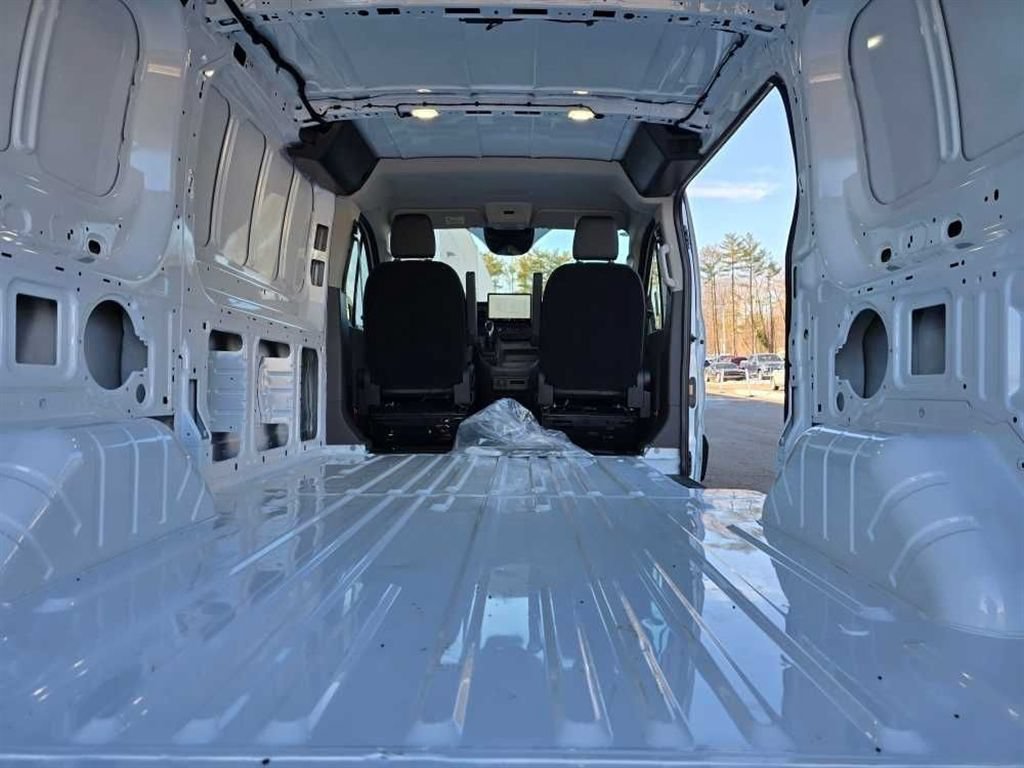 New 2026 Ford Transit 150 Low Roof RWD image 21