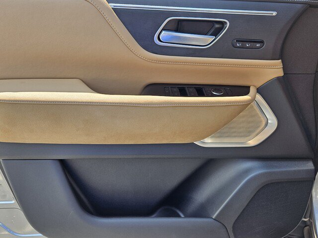 Used 2025 INFINITI QX80 Sensory AWD/4WD image 15