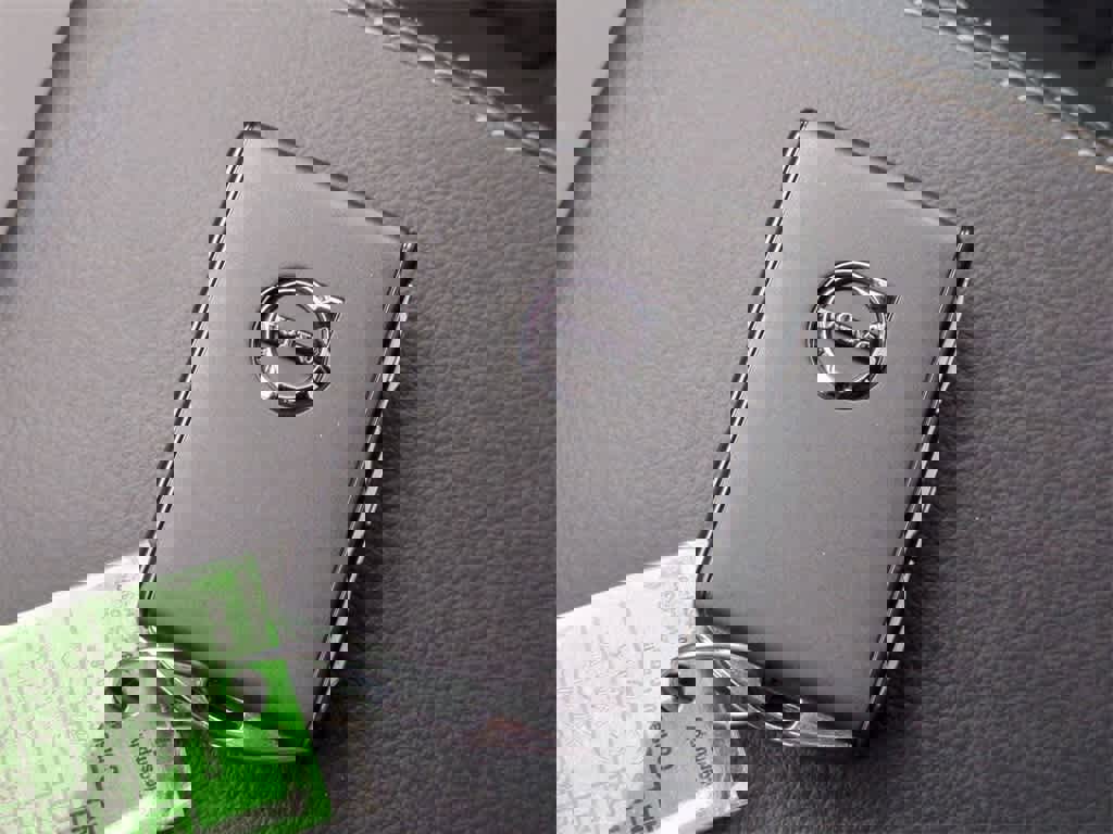 Used 2023 Volvo XC40 B5 Ultimate w/ Protection Package Premier image 27