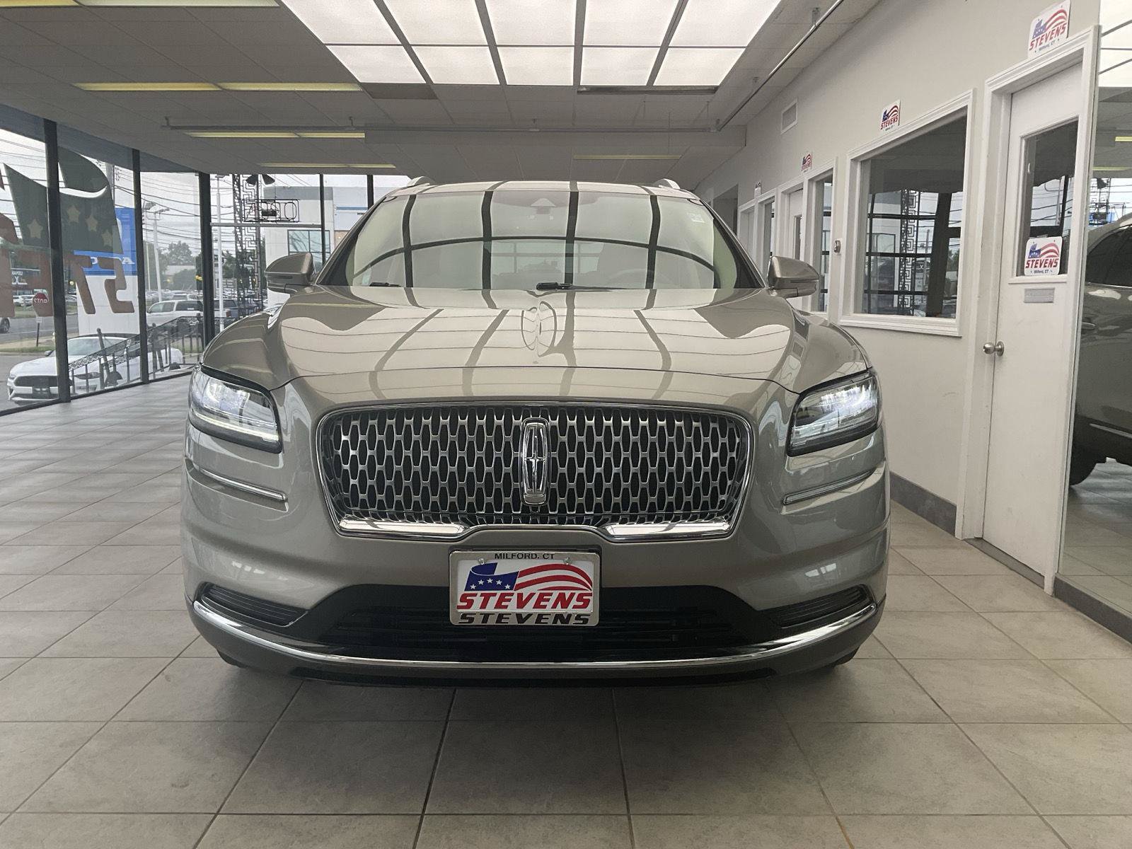Used 2023 Lincoln Nautilus AWD w/ Premium Package image 2