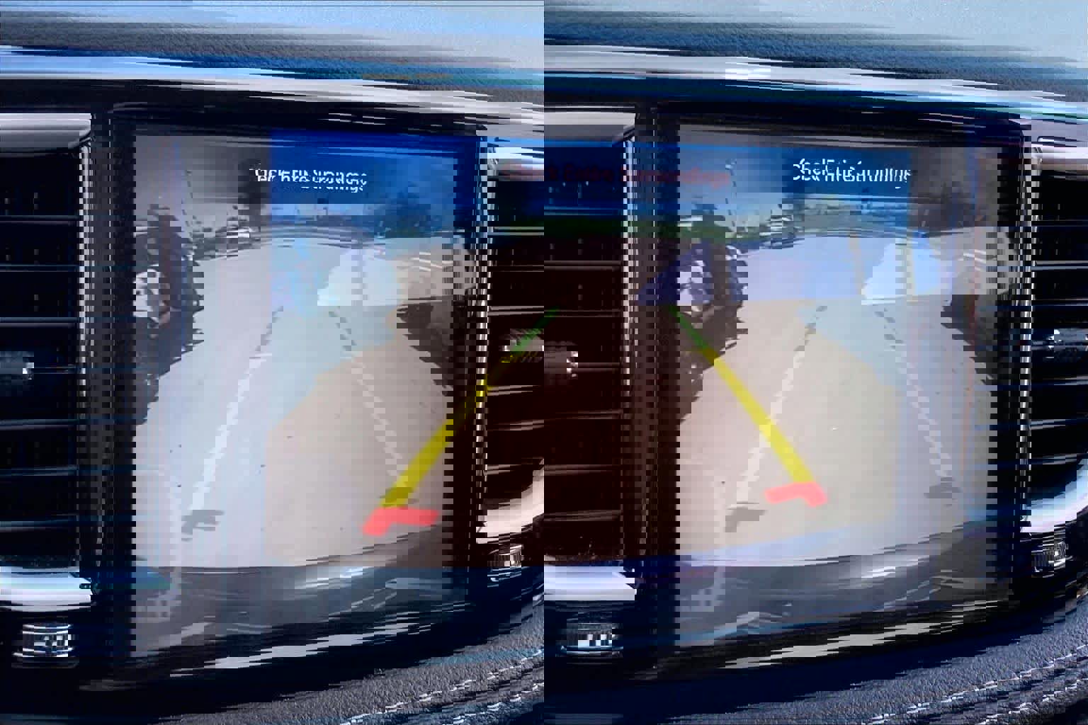 Used 2022 Chrysler Pacifica Touring-L image 29