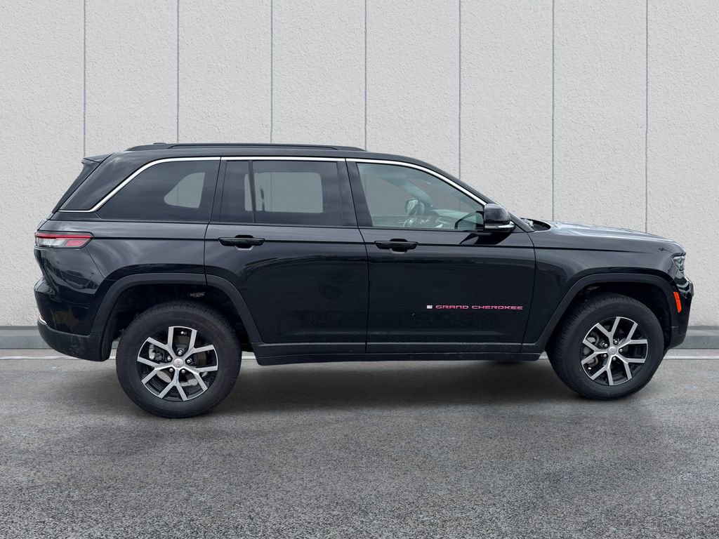 Used 2025 Jeep Grand Cherokee Limited image 5