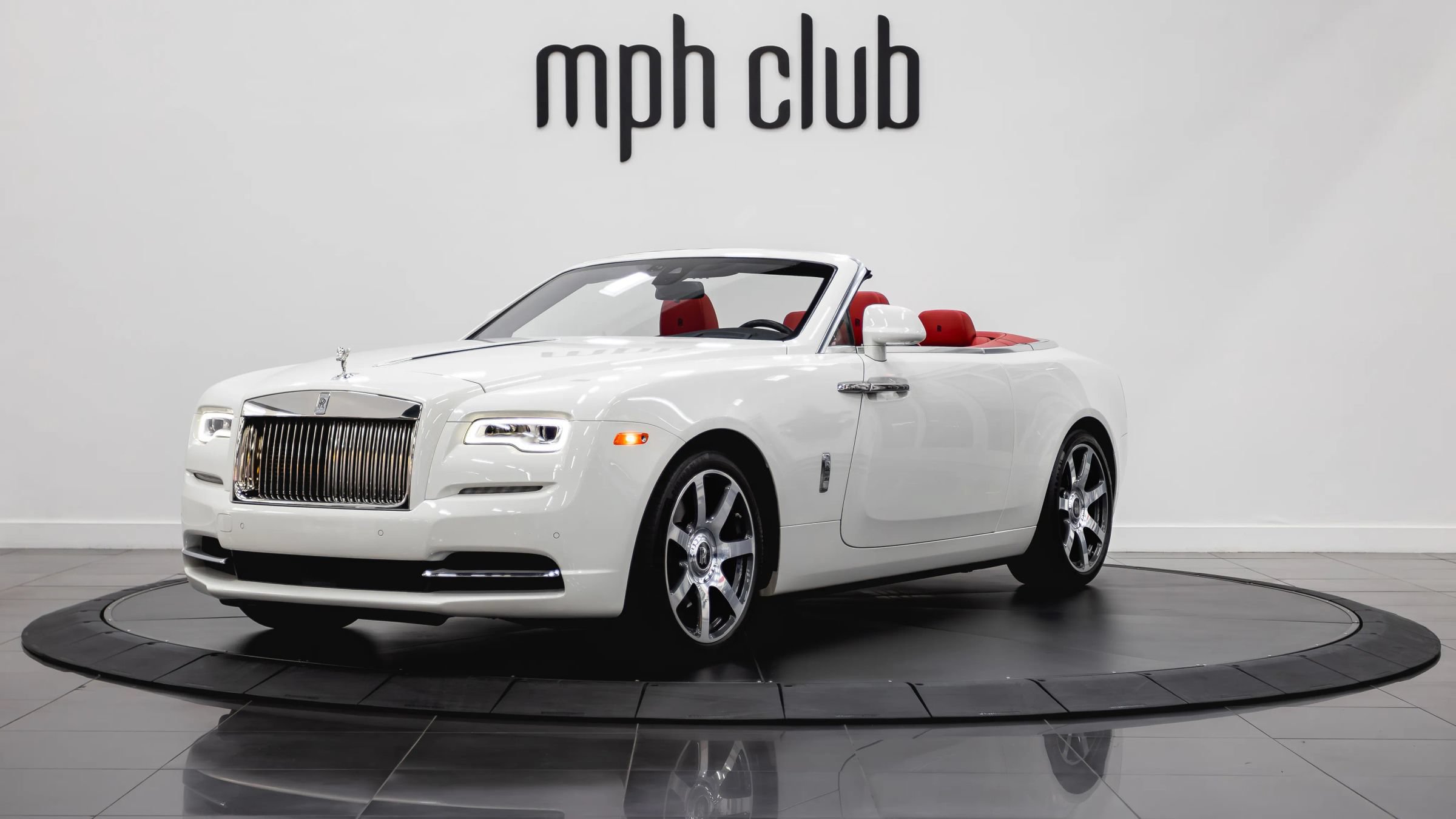 Used 2017 Rolls-Royce Dawn RWD image 2