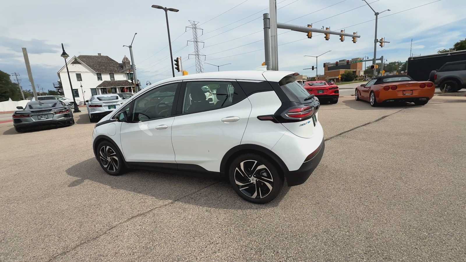 Certified 2022 Chevrolet Bolt LT w/ Infotainment Package FWD image 6