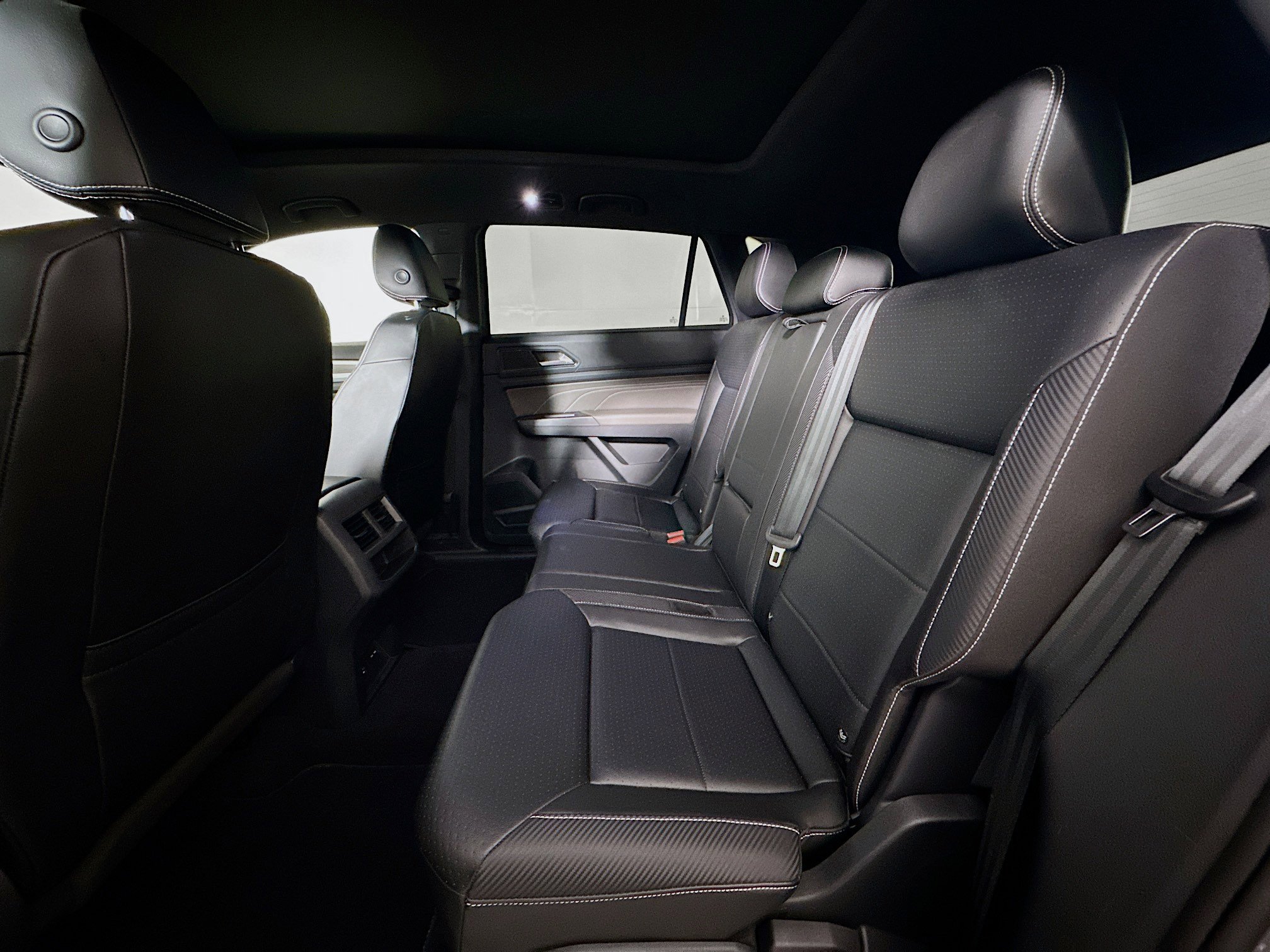 Used 2021 Volkswagen Atlas Cross Sport SE w/ Panoramic Sunroof Package image 27