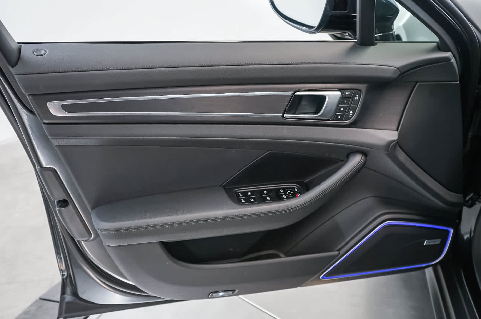 Certified 2023 Porsche Panamera Platinum Edition RWD image 26