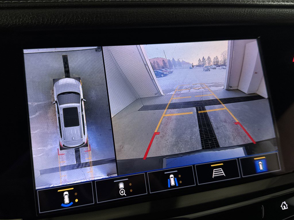 Used 2022 Cadillac XT6 Sport w/ Technology Package image 71