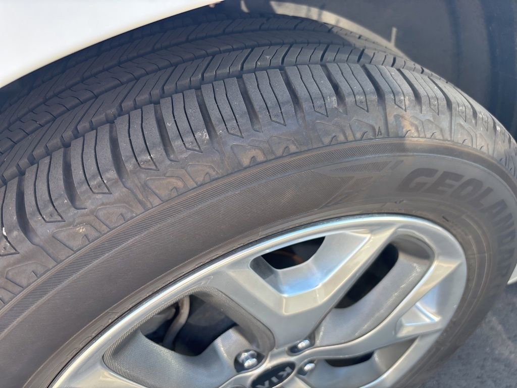 Used 2020 Kia Sorento SX image 4