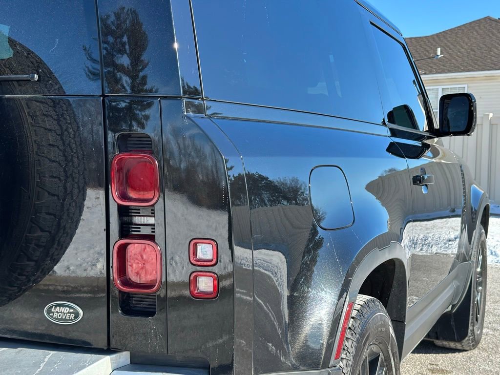 Used 2023 Land Rover Defender 90 S image 11