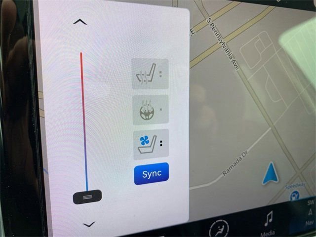 Used 2023 Chrysler Pacifica Limited image 36