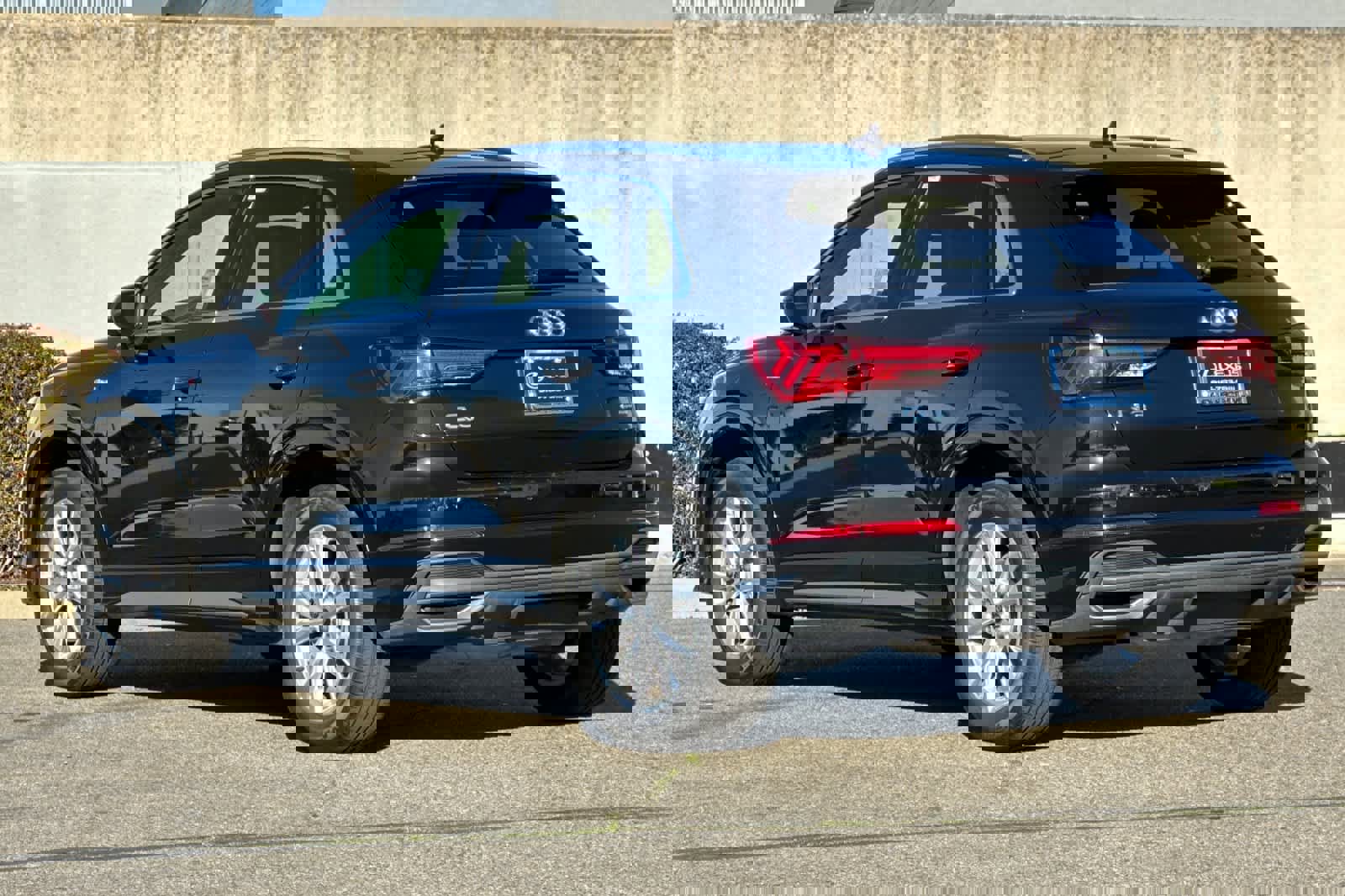 Used 2023 Audi Q3 2.0T Premium image 7