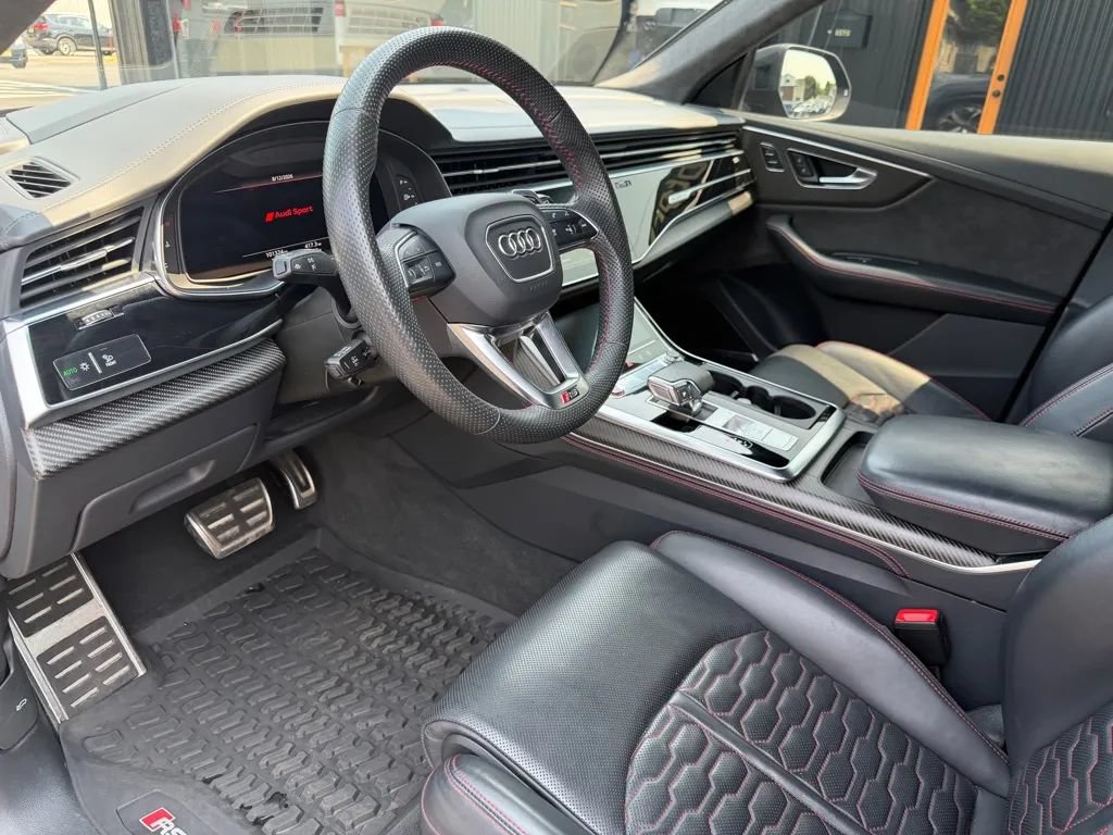 Used 2021 Audi RS Q8 w/ Carbon Optic Package AWD/4WD image 5