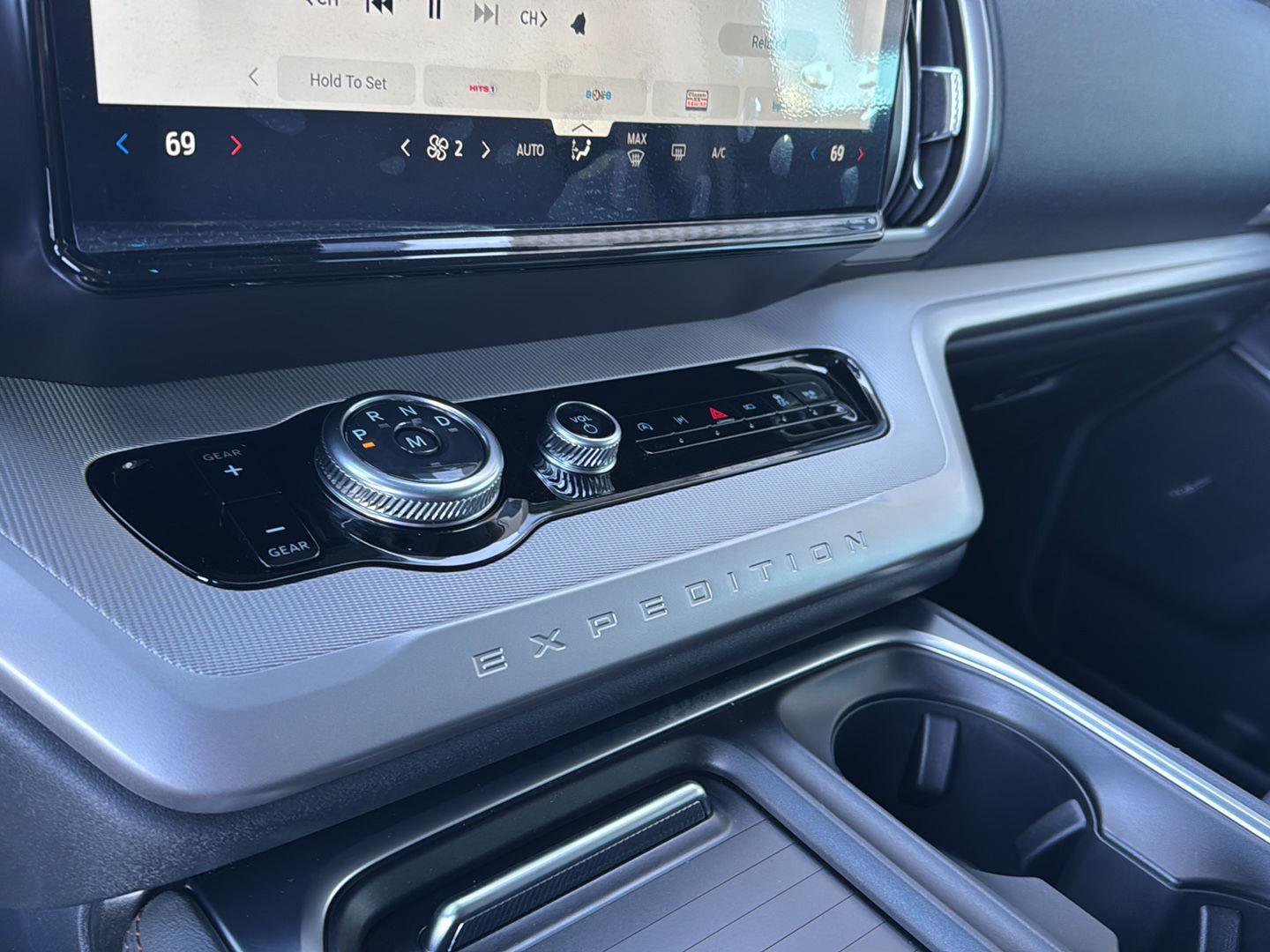 New 2025 Ford Expedition Active image 32